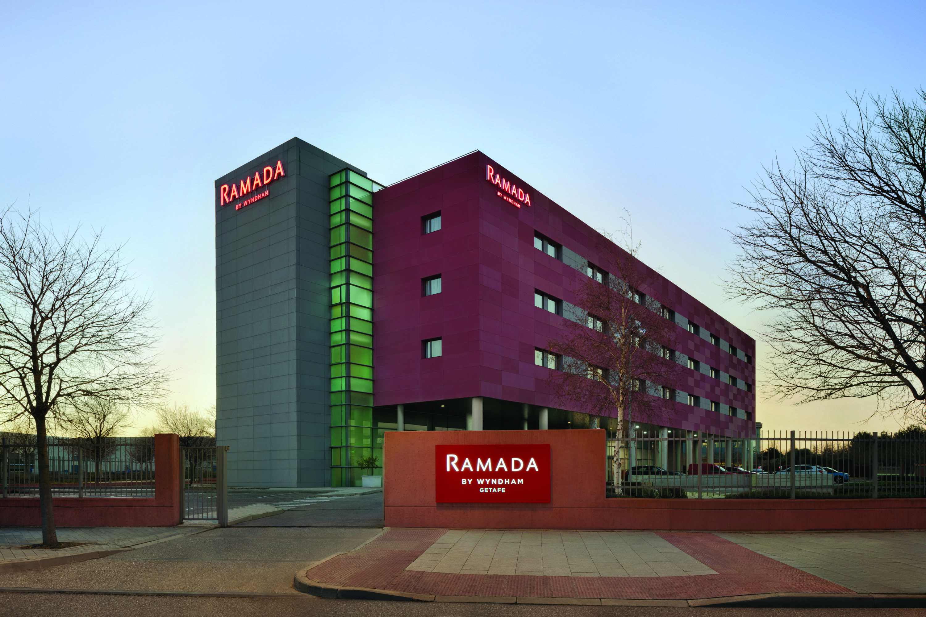 מלון Ramada By Wyndham Madrid חטאפה מראה חיצוני תמונה