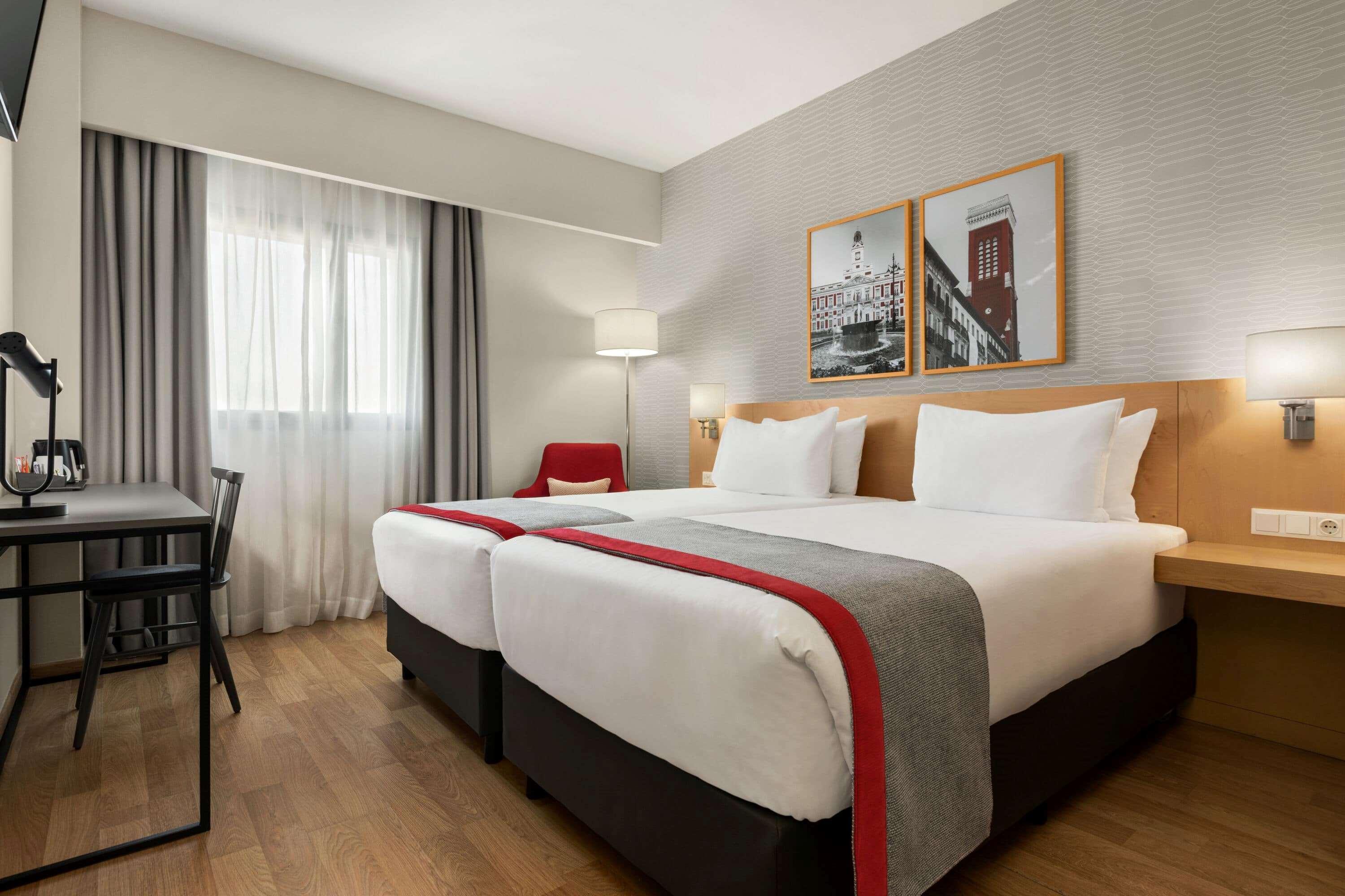 מלון Ramada By Wyndham Madrid חטאפה מראה חיצוני תמונה