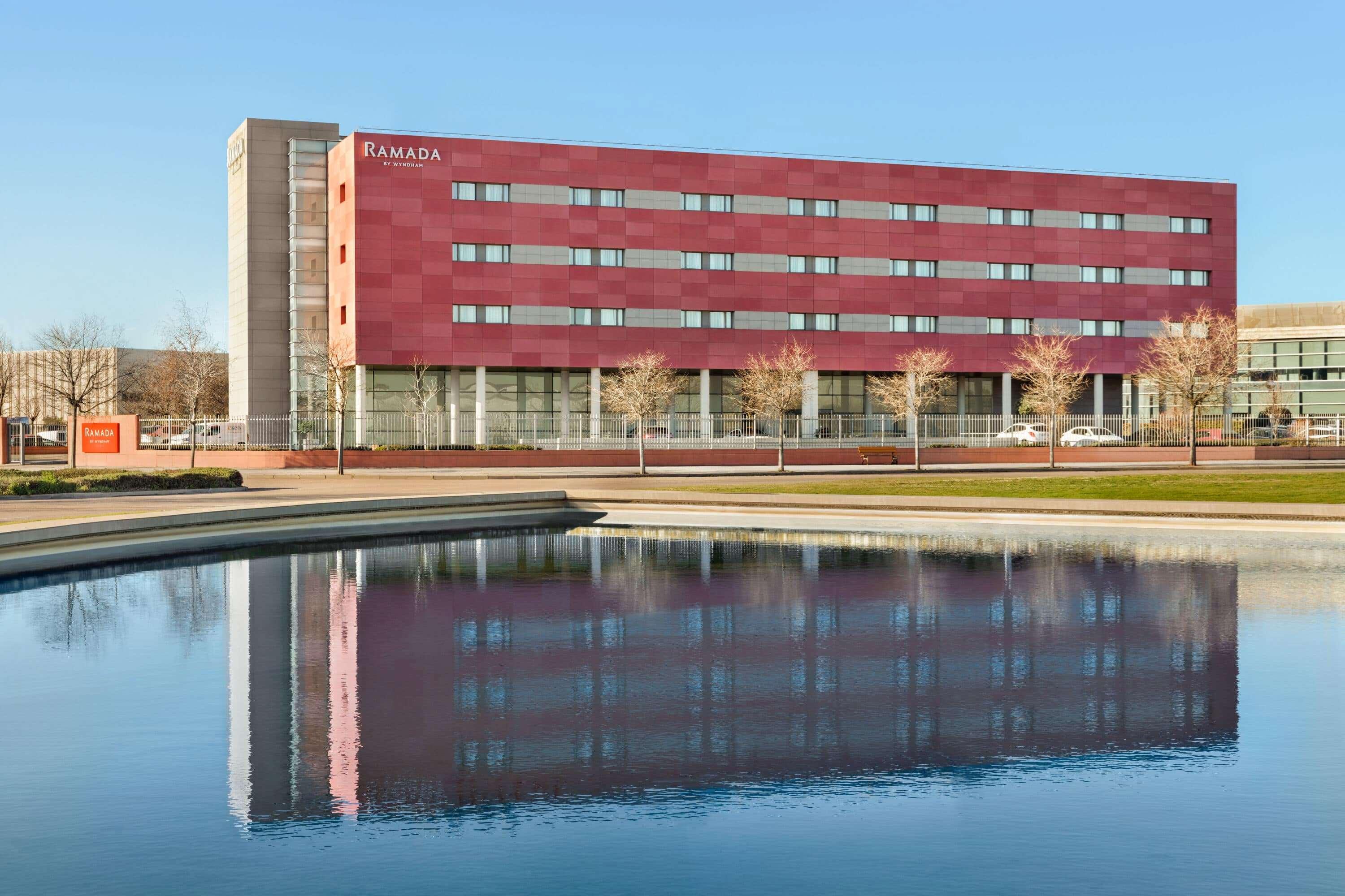 מלון Ramada By Wyndham Madrid חטאפה מראה חיצוני תמונה