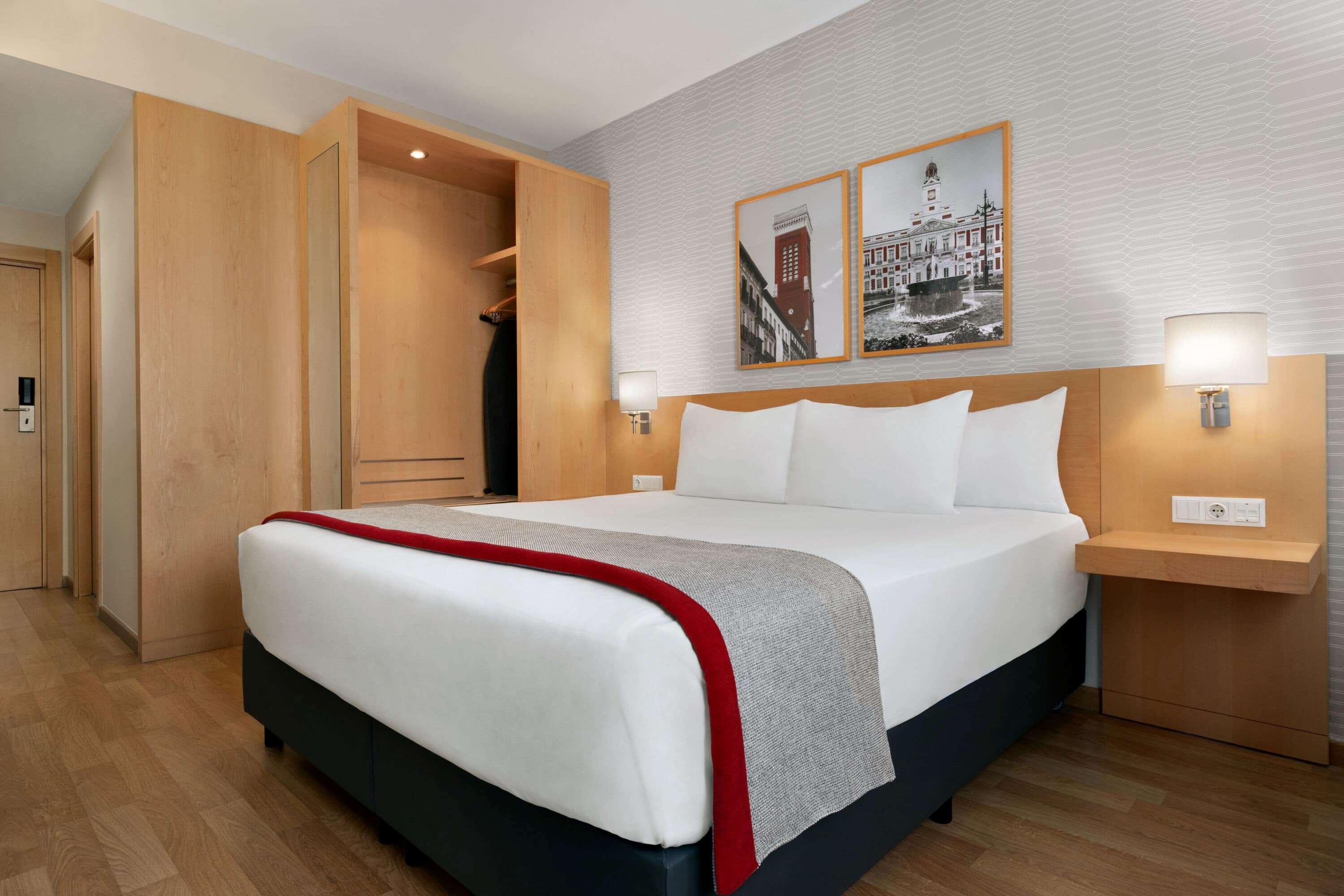 מלון Ramada By Wyndham Madrid חטאפה מראה חיצוני תמונה