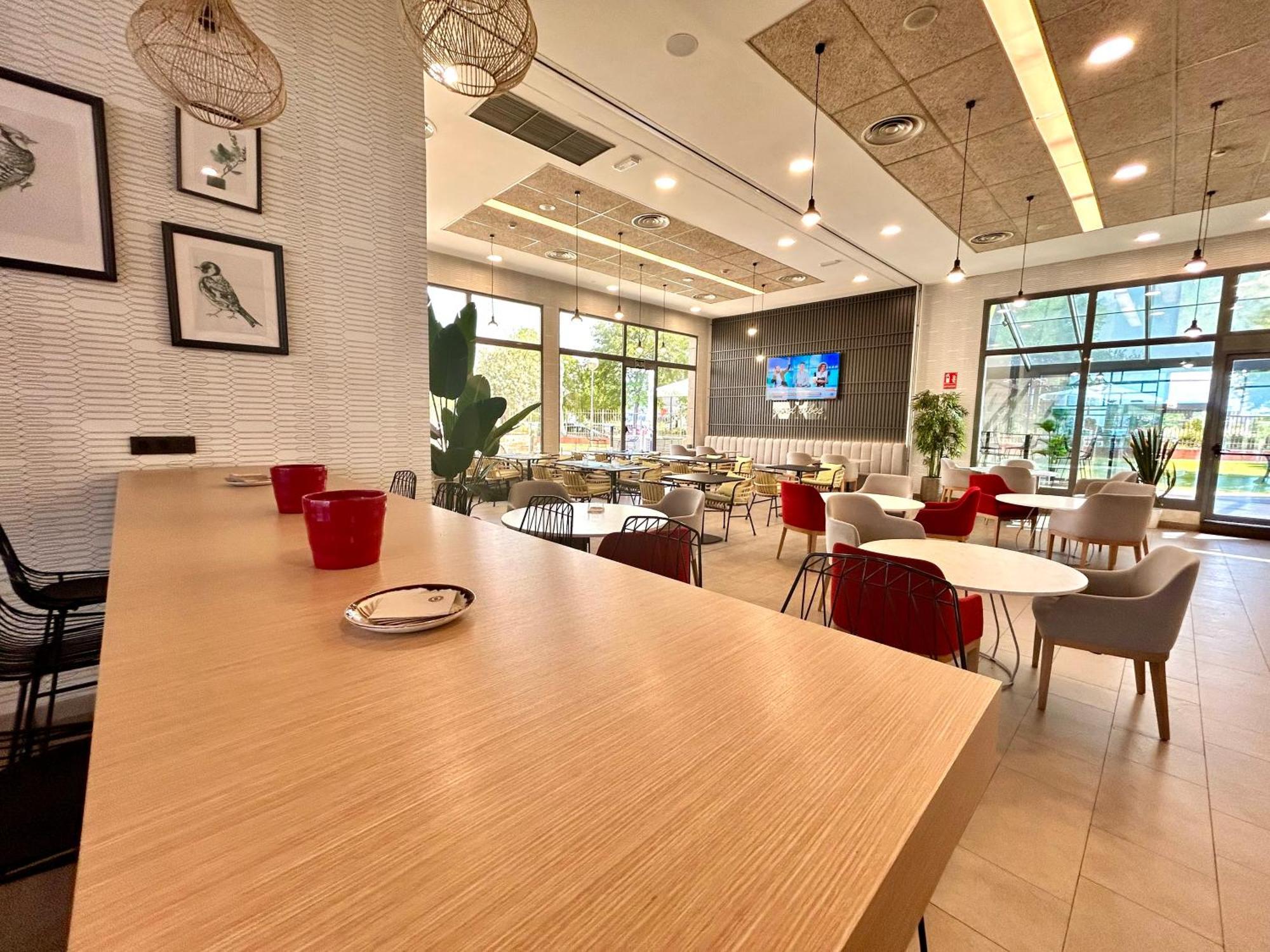מלון Ramada By Wyndham Madrid חטאפה מראה חיצוני תמונה