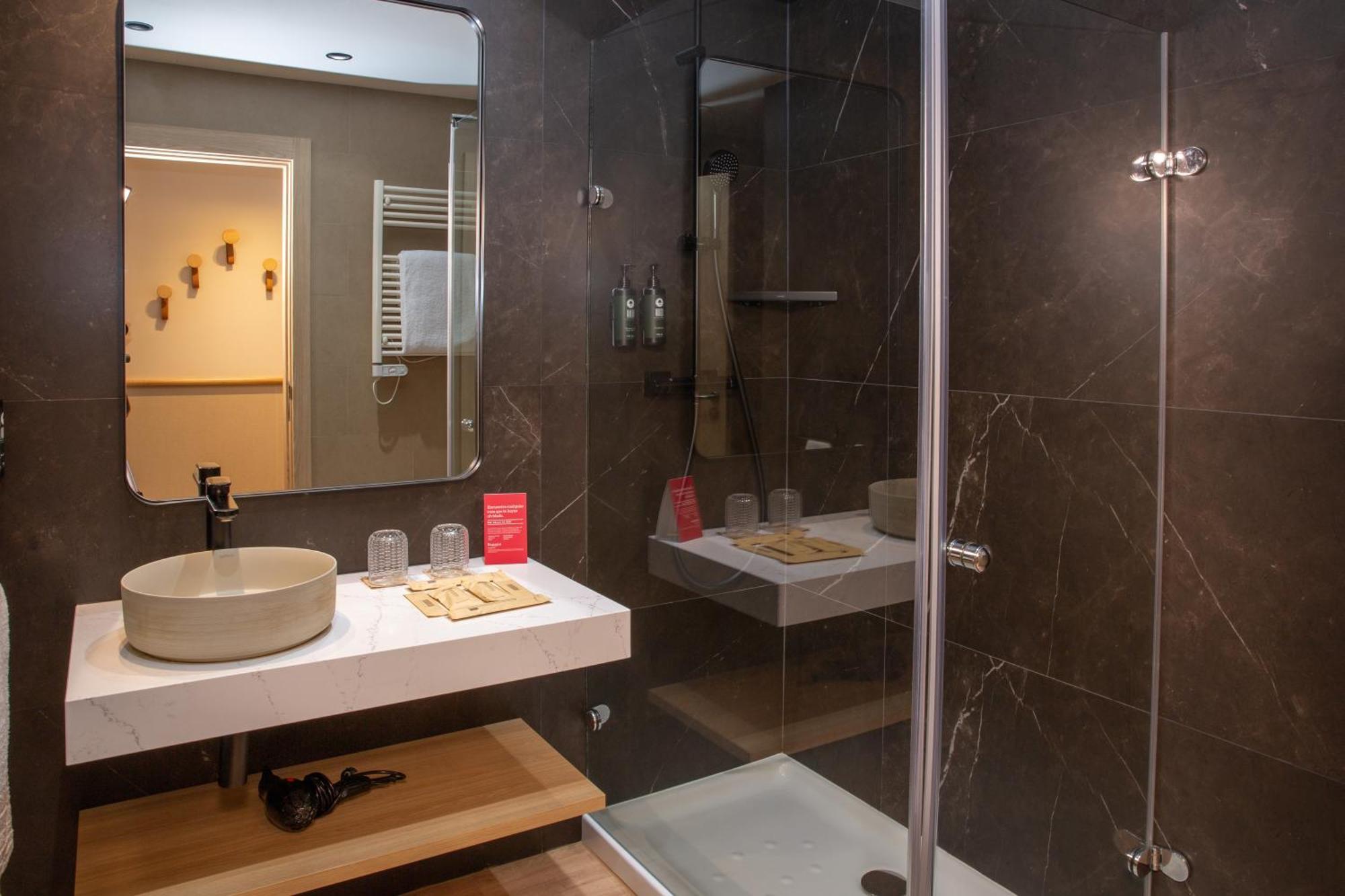מלון Ramada By Wyndham Madrid חטאפה מראה חיצוני תמונה