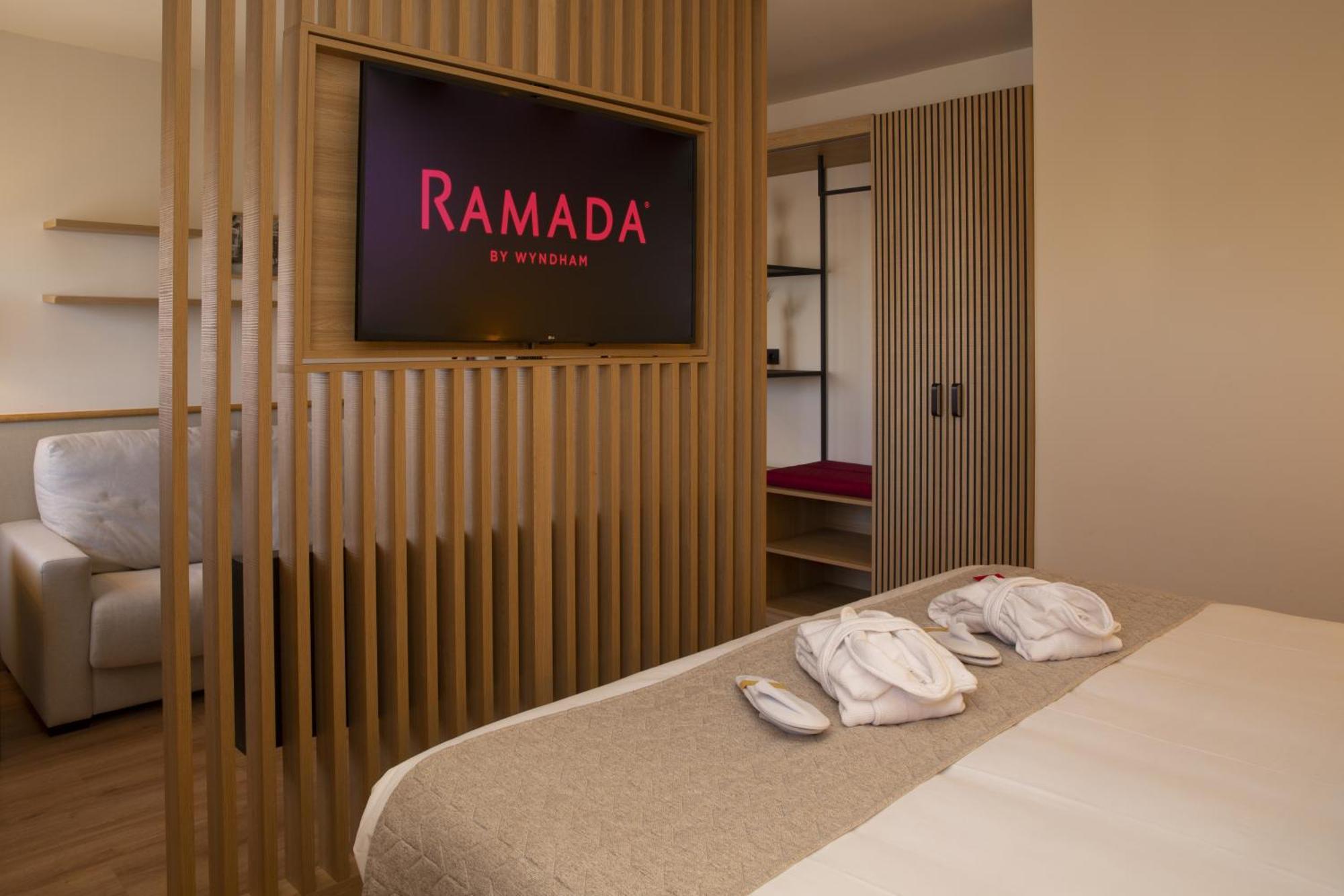 מלון Ramada By Wyndham Madrid חטאפה מראה חיצוני תמונה