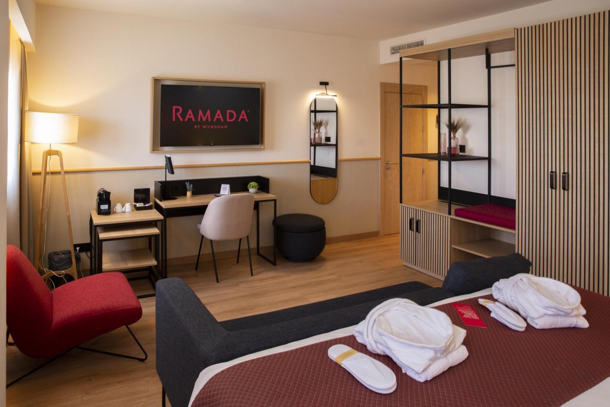 מלון Ramada By Wyndham Madrid חטאפה מראה חיצוני תמונה