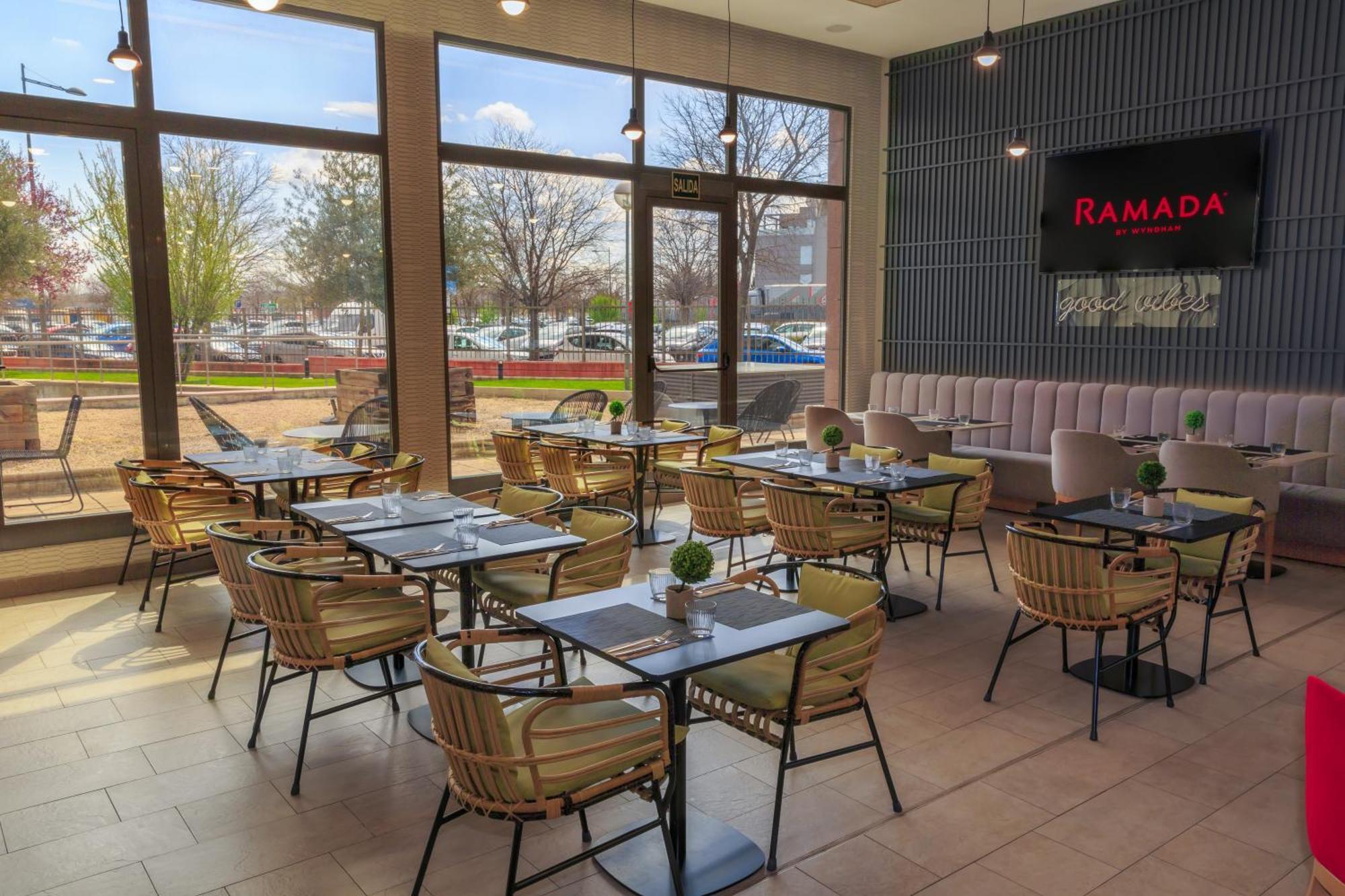 מלון Ramada By Wyndham Madrid חטאפה מראה חיצוני תמונה